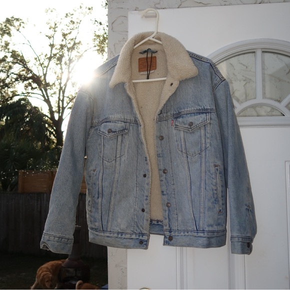 LevisXurban outfitters denim on the outside cozy on the inside jacket - Picture 2 of 5
